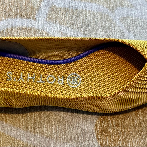 Rothy’s The Point (Original) in Marigold size 8. - Picture 7 of 9
